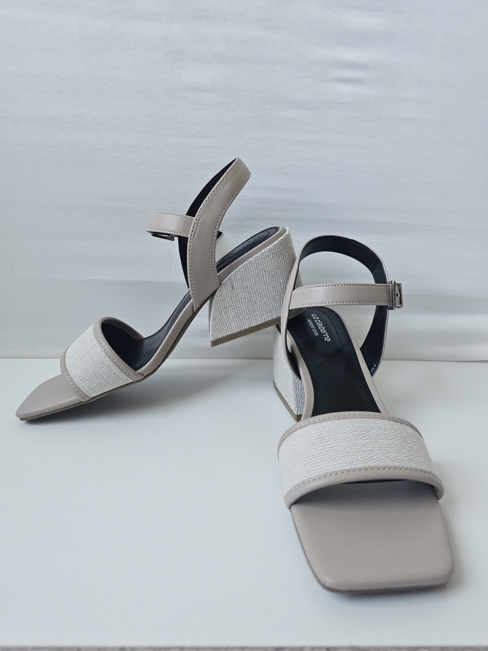NEW Liz Claiborne Block Heel Sandals - Size 8.5 - Picture 8 of 16